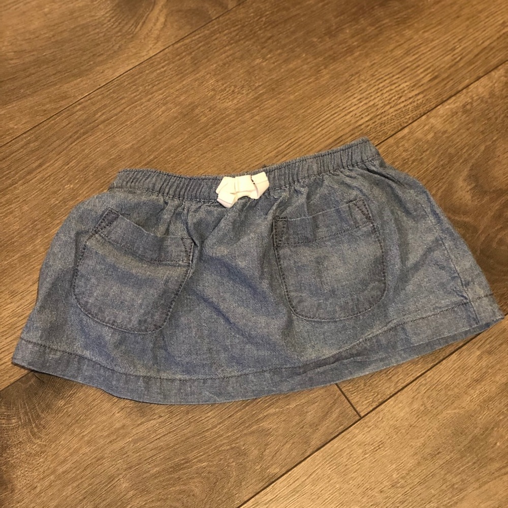 Cute infant denim skirt, like new! Size 9 months